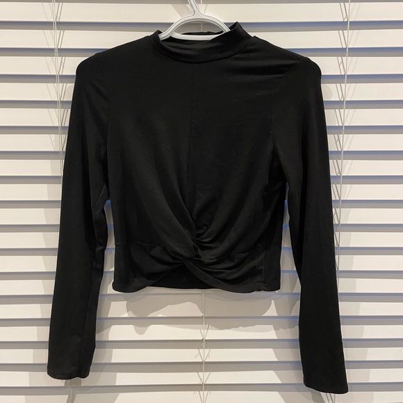 Black Cropped Long Sleeve Turtle Neck Twist Design Shirt - Picture 1 of 1